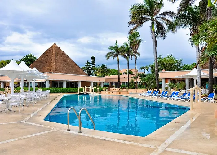 Hotel & Club
