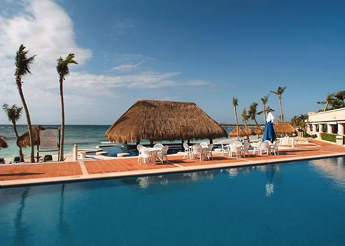 & Club Hotel 5*