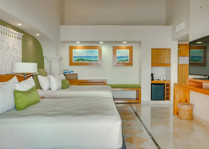 Hotel & Club