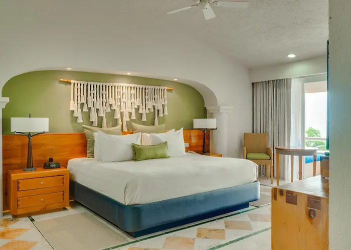 & Club Hotel 5*